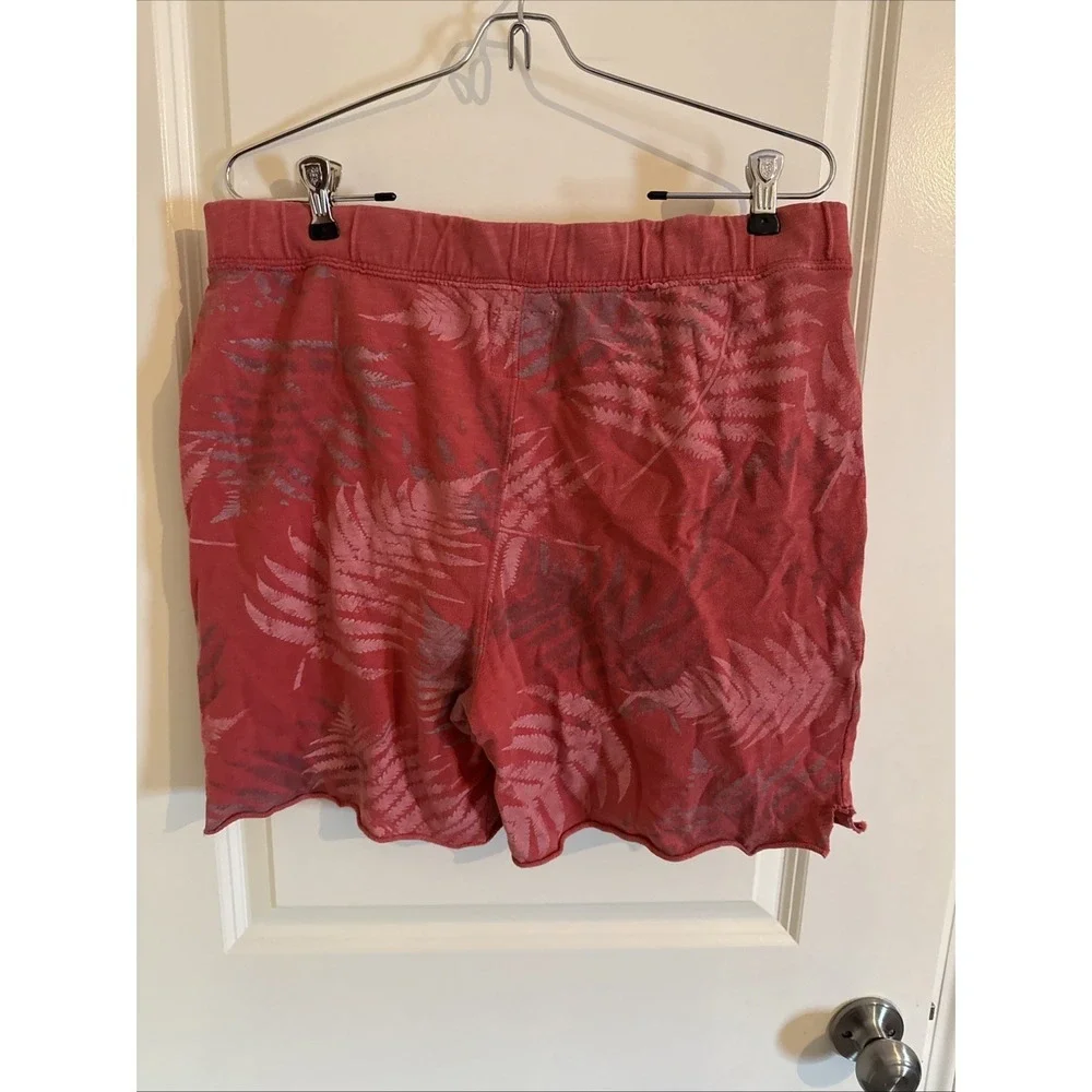 Maori Hook Men's Med Coral Leaf Beach Cozy Pull-On Sweat Shorts